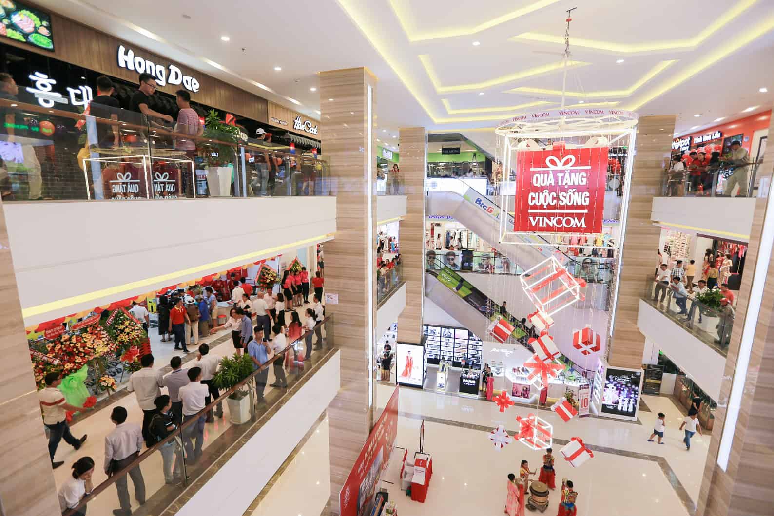 Trung tâm thương mại Vincom Mega Mall tại khu đô thị Vinhomes Royal City