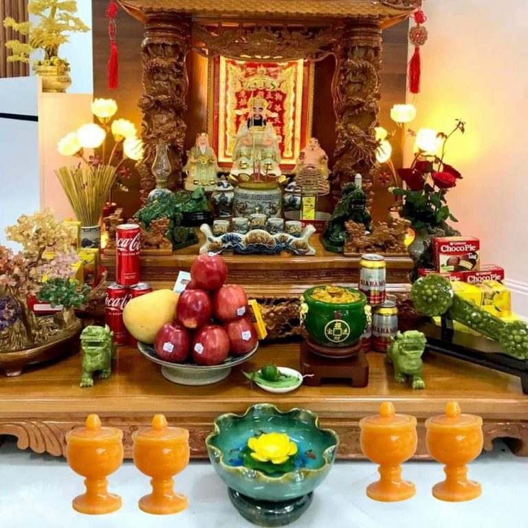 Bài trí bàn thờ Thần tài kích hoạt tài lộc