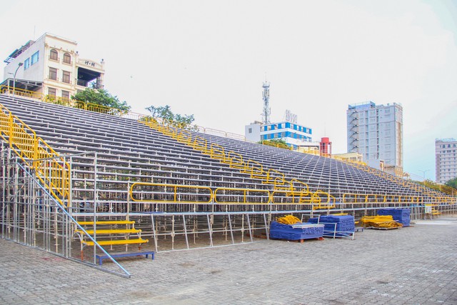 Sân khấu DIFF 5.000 chỗ ngồi xem pháo hoa ở Đà Nẵng 4