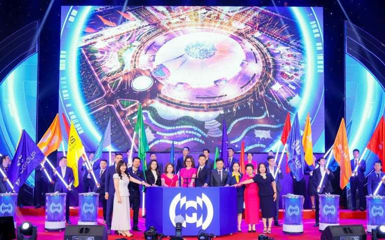 GẦN 2.000 “CHIẾN BINH” KINH DOANH CÓ MẶT TRỰC TIẾP TẠI SỰ KIỆN, 10.000 “CHIẾN BINH” KINH DOANH TỪ CÁC ĐẦU CẦU CÙNG BÙNG NỔ TẠI LỄ KICK OFF VINHOMES GLOBAL GATE