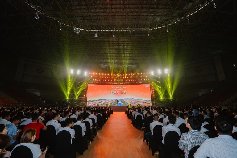 Gần 1.000 chiến binh kinh doanh khuấy động lễ ra quân Đô thị nghỉ dưỡng Sun Urban City